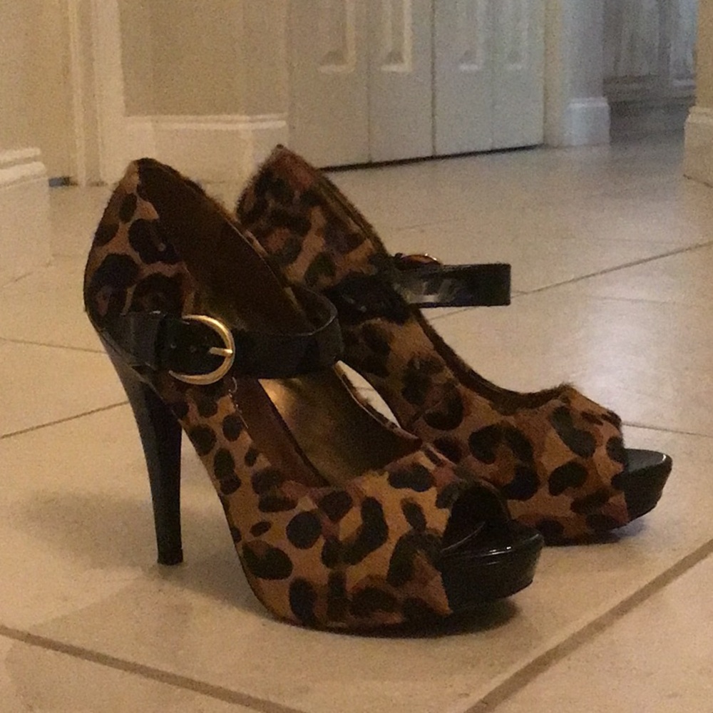Jessica Simpson Brown and Black Peep Toe Heels